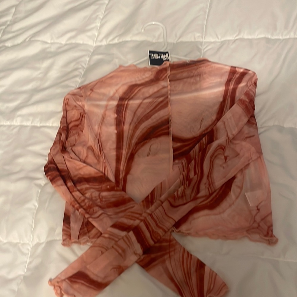 fits like a small tag says XL though, never worn